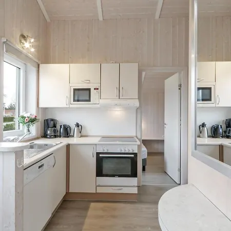 Holiday home Meeresrauschen 1 - Dorf 6